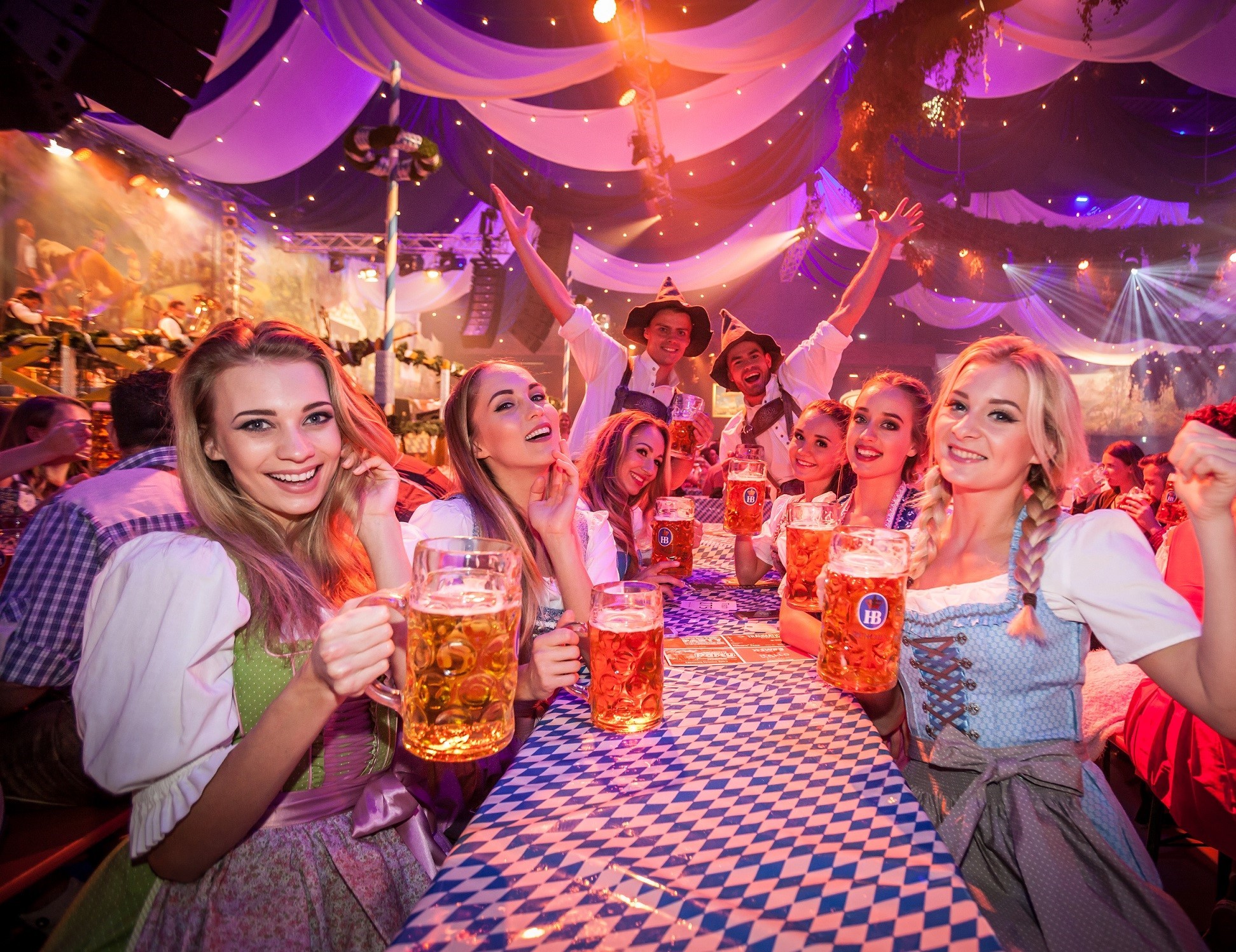 L'Oktoberfest à l’Europa-Park Arena Le Lutécien Shop