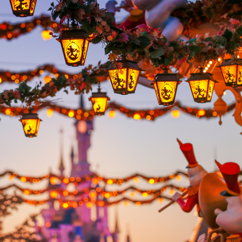 Les saisons d'halloween et Noël reviennent à Disneyland Paris ! Le Lutécien Shop